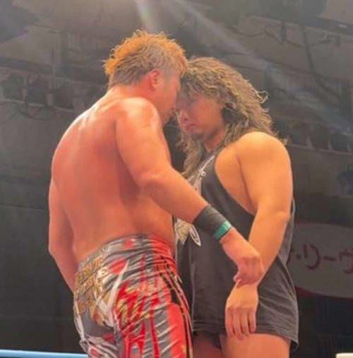 リング上でにらみ合った宮原健斗(左)と大森北斗(全日本プロレス公式Xから)