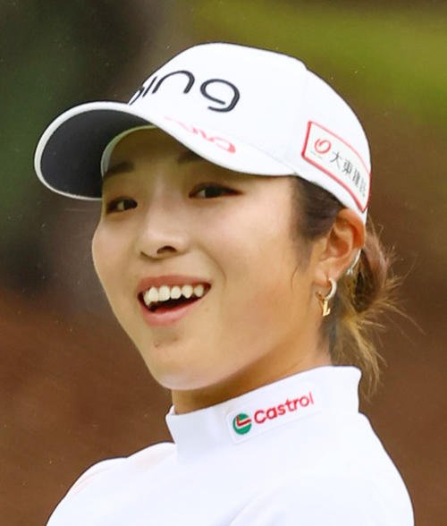 優勝した佐久間朱莉＝2025年10月26日、兵庫県三木市･マスターズGC