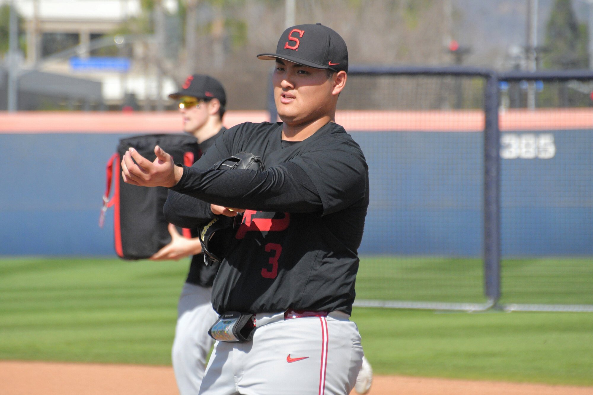 米大学野球のリーグ戦に出場するスタンフォード大の佐々木麟太郎内野手=2025年2月15日、カリフォルニア州フラートン、大宮慎次朗撮影