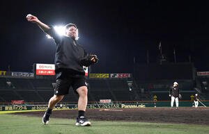 阪神甲子園球場で練習を行ったソフトバンク山川(撮影･岩下翔太)