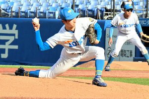 法大戦に登板した東大の渡辺向輝=神宮