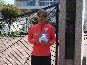 神戸市内の小学校を訪問した神戸FW大迫(撮影･永田淳)