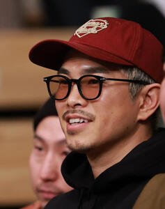 観戦する井岡(撮影･野上伸悟)