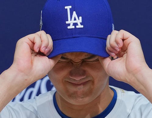 10月28日のドジャース対ブルージェイズ　6回0／3を6安打4失点の大谷は、会見で悔しそうな表情を見せる(撮影･菅敏)