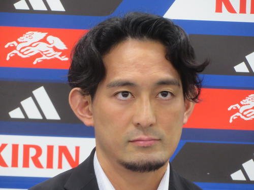 第1回女子フットサルW杯フィリピン大会に臨む日本女子代表メンバー発表会見に出席した須賀雄大監督(撮影･佐藤成)