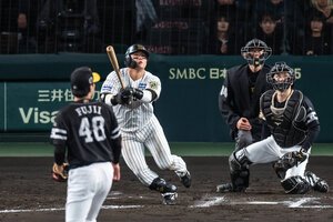 第4戦、六回裏阪神2死二塁、前川右京は左飛に倒れる=竹花徹朗撮影