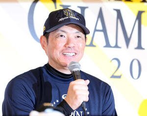 阪神対ソフトバンク　日本一を決め、会見で笑顔のソフトバンク小久保監督(撮影･浅見桂子)