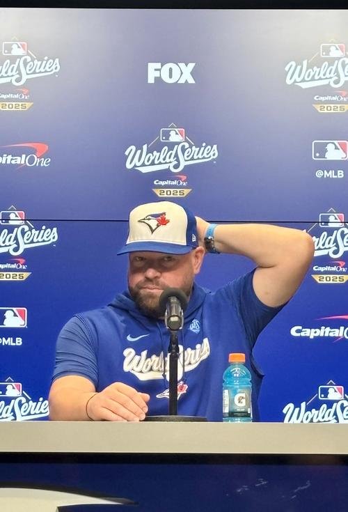 会見に応じたブルージェイズ･シュナイダー監督