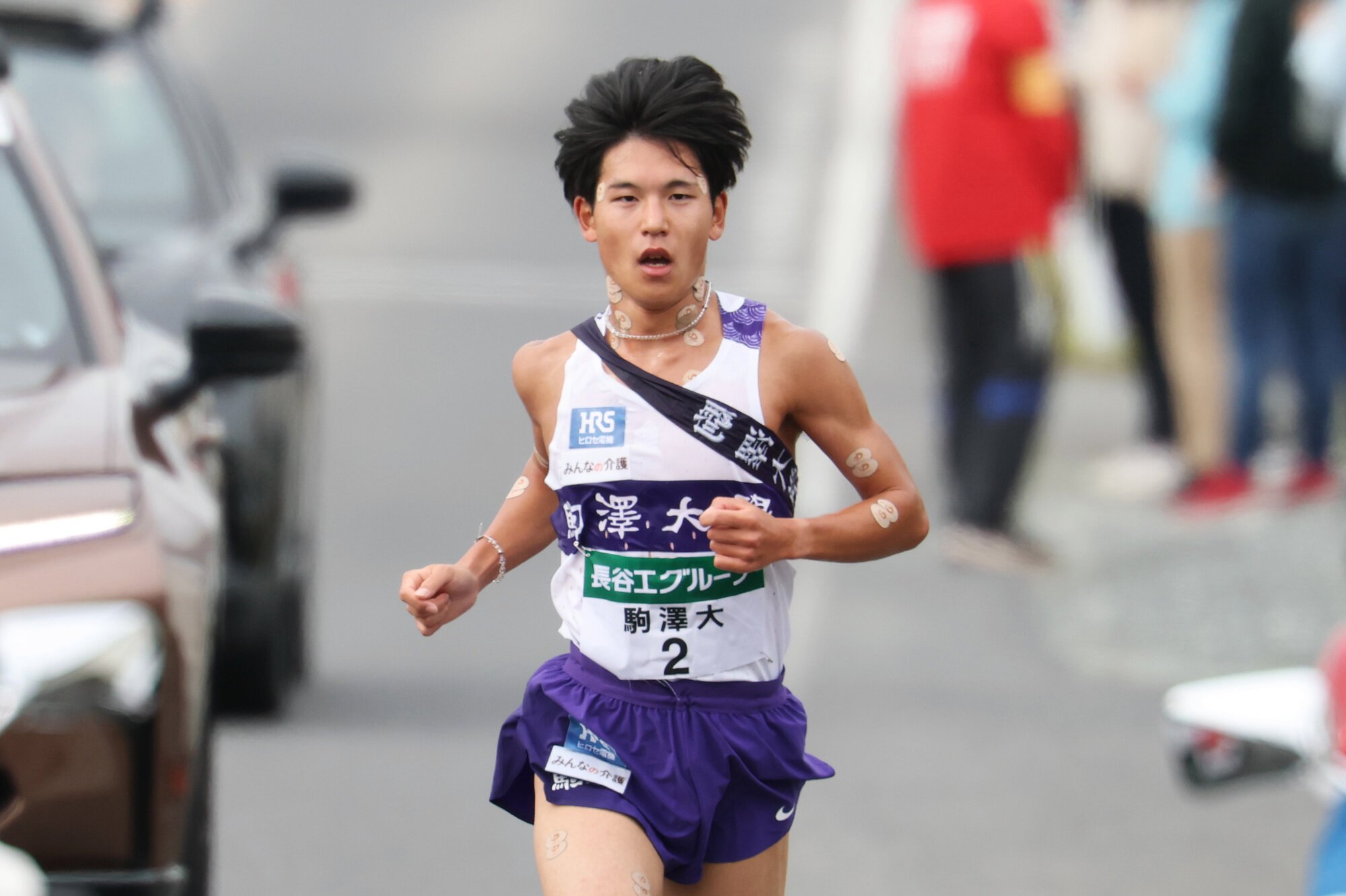 8区、先頭を走る駒大の山川拓馬=有元愛美子撮影