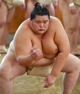 すり足を繰り返す琴桜(撮影･岩下翔太)