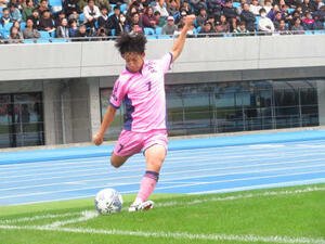 CKキッカーを務める日大藤沢MF中村龍剛