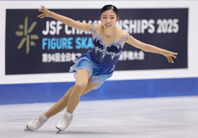 昨年12月の全日本選手権で滑る千葉百音