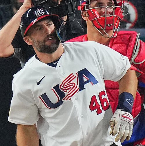 23年WBCのキューバ戦で左越えに逆転2点本塁打を放つゴールドシュミット