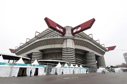 開会式典が行われるメアッツア･スタジアムの外観(撮影･前田充)