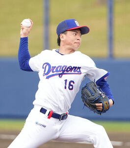 打撃投手を行う桜井(撮影･森本幸一)