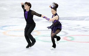 団体アイスダンス･リズムダンスで演技する吉田、森田組(撮影･前田充)