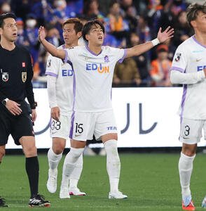 長崎対広島　前半、先制ゴールを決めた広島の中野はアピール(撮影･梅根麻紀)