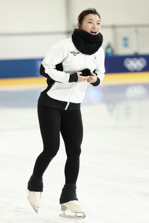 公式練習で笑顔の坂本(2026年2月5日撮影)