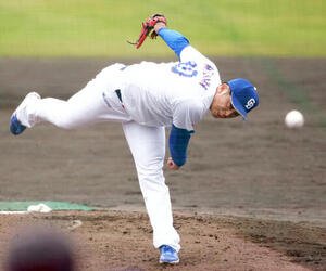 打撃投手に登板する松山(撮影･森本幸一)