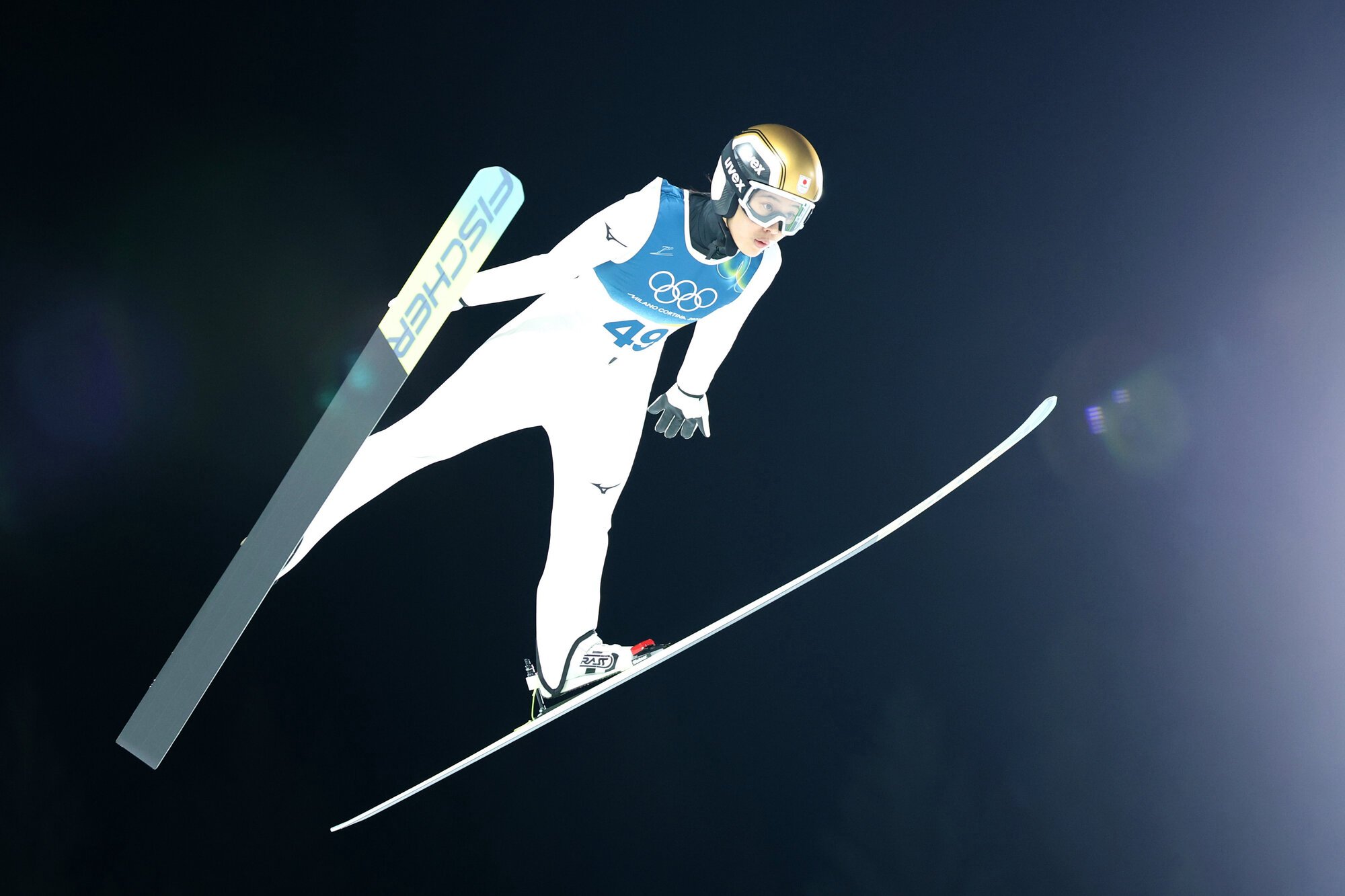 スキージャンプ女子個人ノーマルヒルで、1本目のジャンプをする丸山希=小林一茂撮影