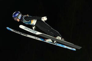 女子個人ノーマルヒルの高梨沙羅の飛躍(撮影･パオロ　ヌッチ)