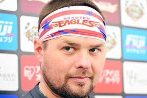 合流した楽天ボイトは取材に応じる(撮影･滝沢徹郎)