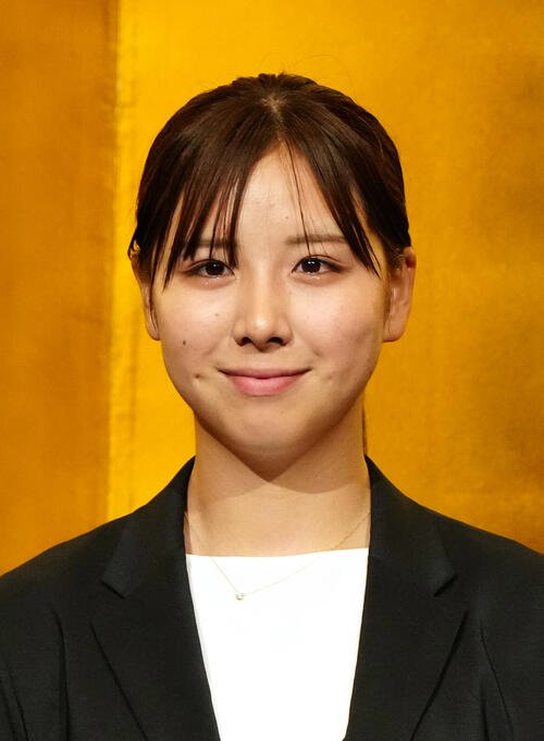 スポーツ功労者顕彰及び国際競技大会優秀者等表彰等に係る文科相顕彰及び表彰式で記念撮影に臨むスノーボードの三木(撮影･江口和貴)