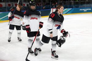 日本対ドイツ　ドイツに敗れ、悔しそうに引き揚げる輪島(右)ら(撮影･前田充)