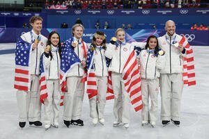 団体で金メダルを獲得した米国の選手たち(撮影･前田充