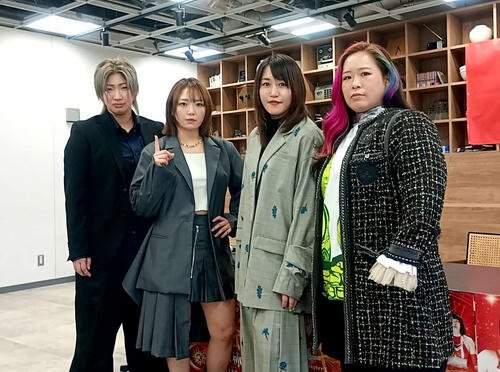 会見に出席した(左から)彩羽匠、Sareee、朱里、橋本千紘