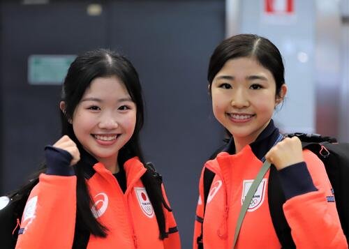 ミラノ近郊のマルペンサ空港に到着した中井(左)と千葉(撮影･藤塚大輔)