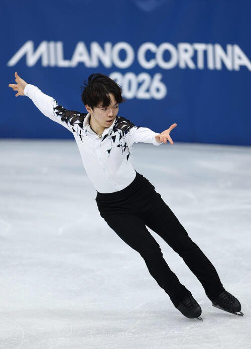 男子SPで演技する鍵山優真(撮影･前田充)