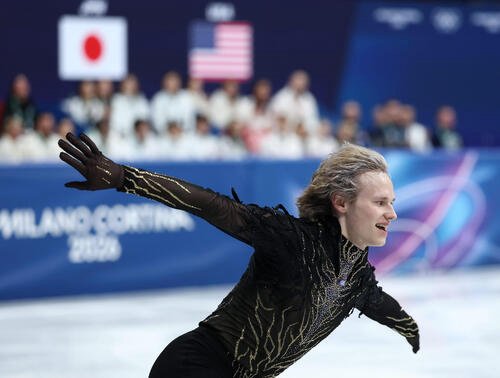 8日、団体男子フリーで金メダルに貢献したマリニン