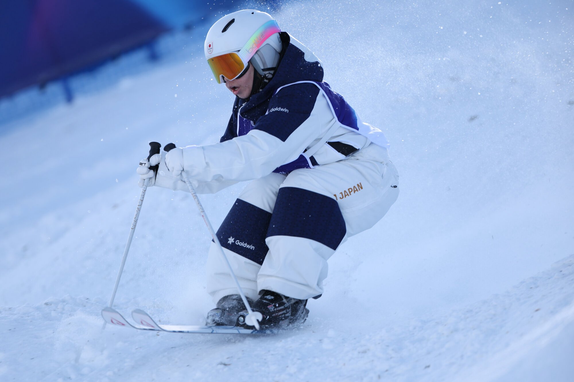 女子モーグル決勝、冨高日向子の1回目の滑走=関田航撮影