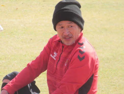 次節のいわき戦に向けて調整する福島FWカズ