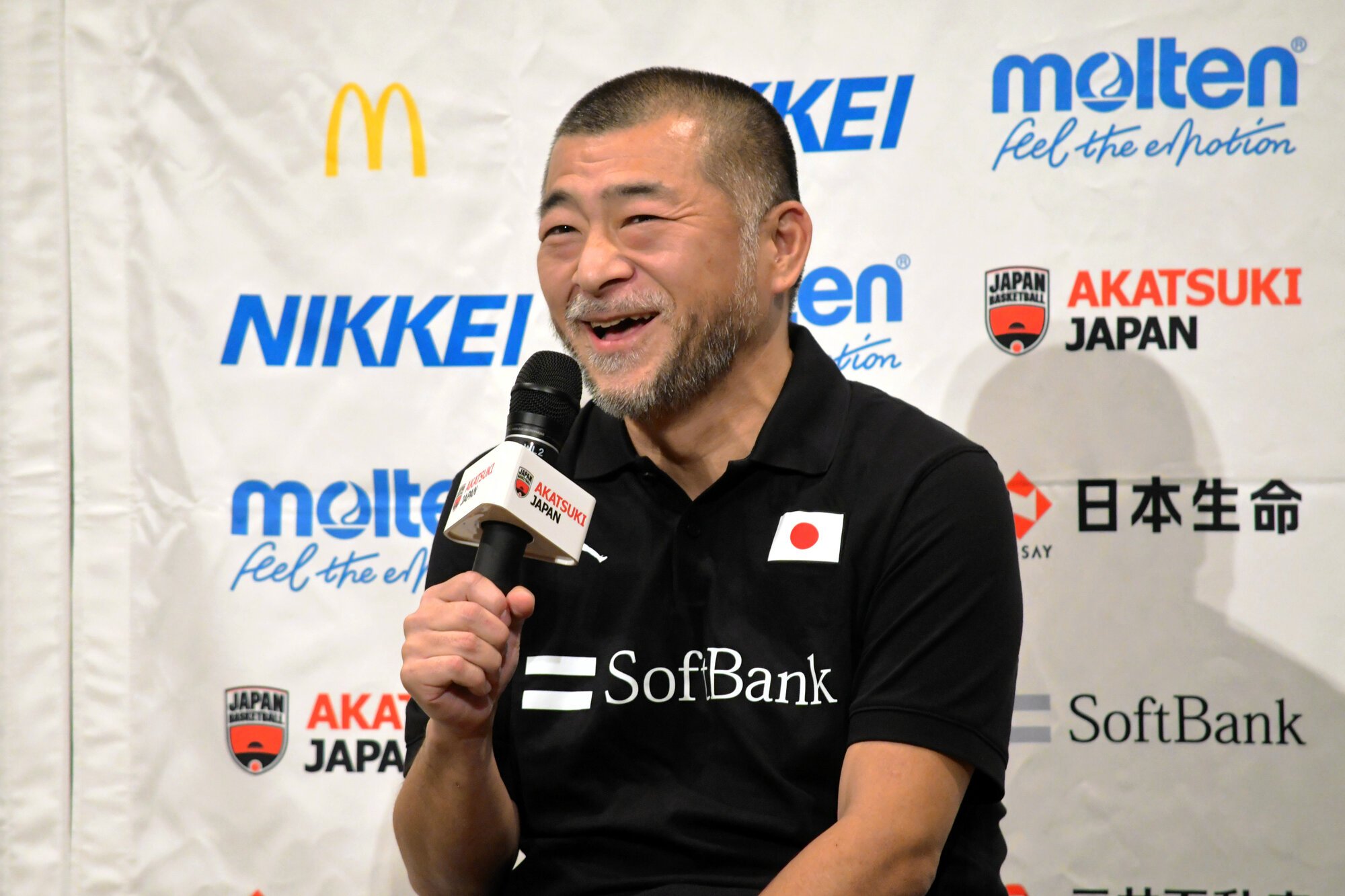 意気込みを語るバスケットボール男子日本代表の桶谷大･新ヘッドコーチ