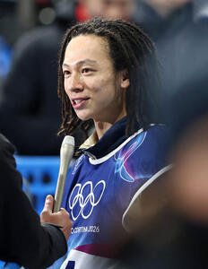 予選を終えインタビューに答える平野歩夢(2026年2月撮影)