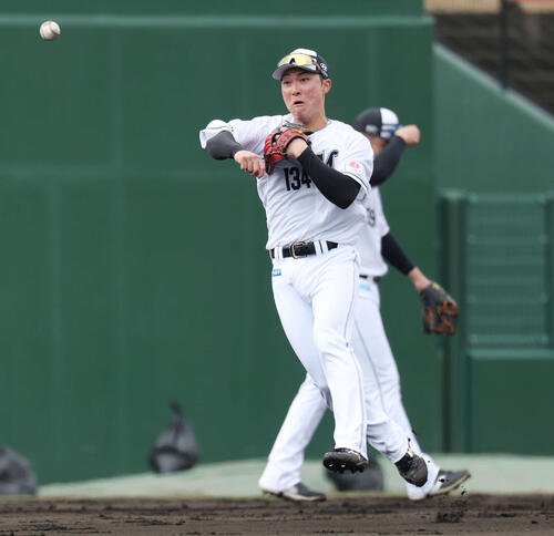 ロッテ松石信八(2026年2月撮影)