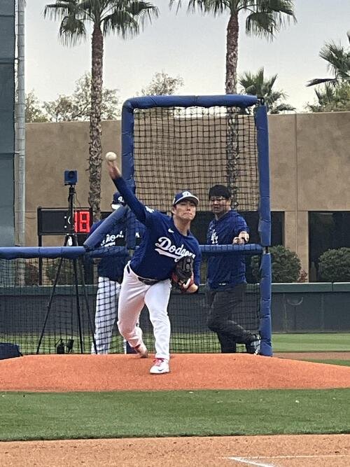 バッテリー組のキャンプ初日にライブBPを行った山本