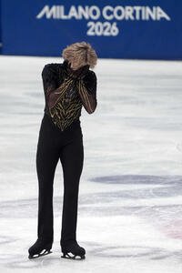 男子フリーの演技を終え頭を抱えるマリニン(撮影･パオロ　ヌッチ)