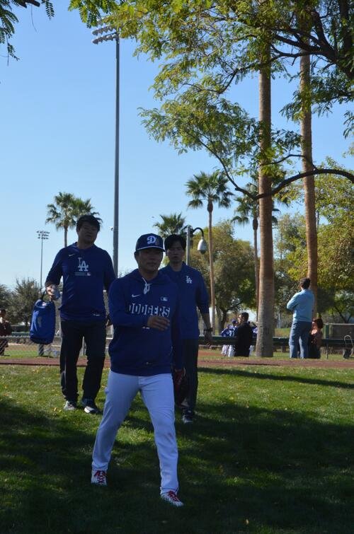 フィールドから引き揚げる山本(撮影･斎藤庸裕)