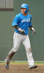 楽天対日本ハム　3回表日本ハム1死三塁、五十幡の一ゴロで生還した走者進藤(撮影･江口和貴)