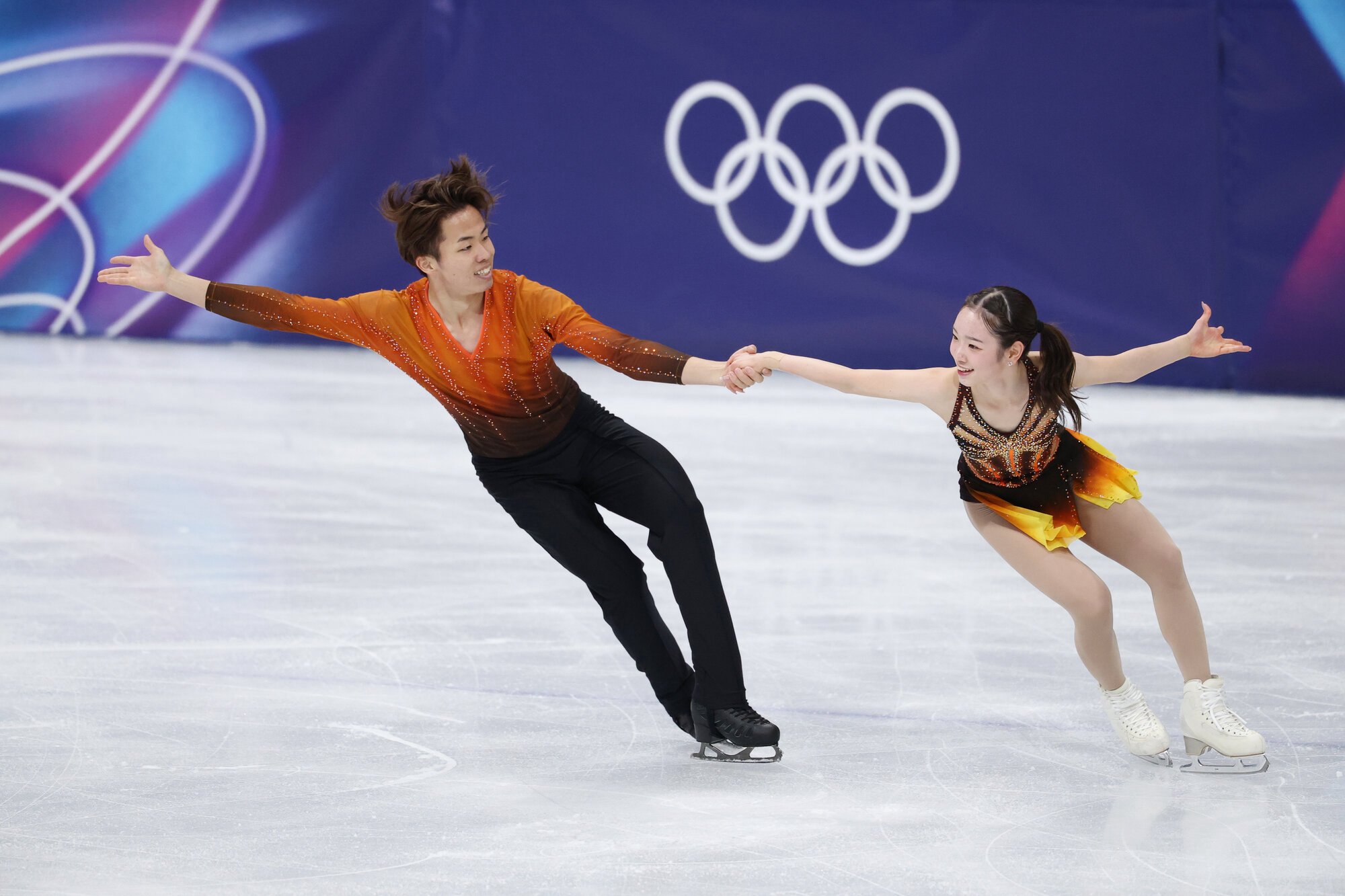 フィギュアペアSPで演技する長岡柚奈、森口澄士組=西岡臣撮影