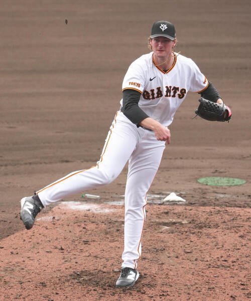 ライブBPに登板した巨人ウィットリー(撮影･足立雅史)