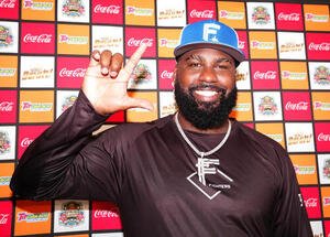 チームに合流し、｢DOMIれ！｣ポーズを見せる日本ハム･レイエス(撮影･江口和貴)