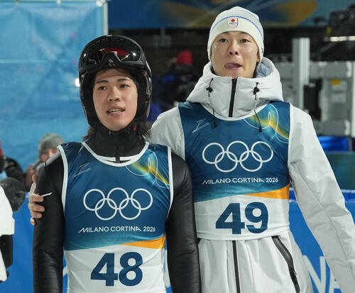 二階堂蓮(左)と小林陵侑(2026年2月撮影)