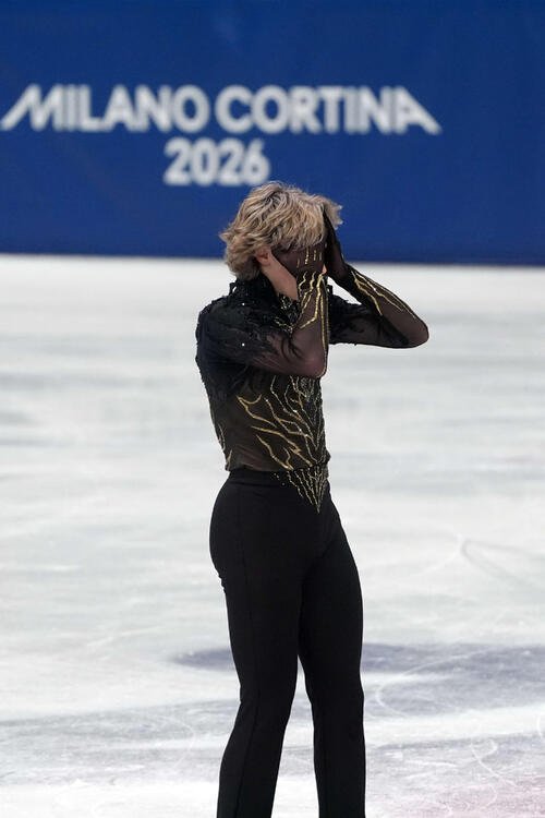 2月13日、フリーの演技を終え頭を抱えるマリニン