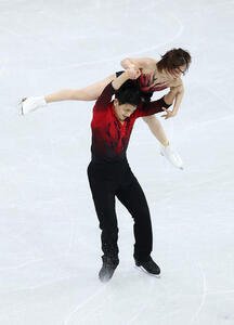 リフトでバランスを崩す三浦、木原組(撮影･前田充)