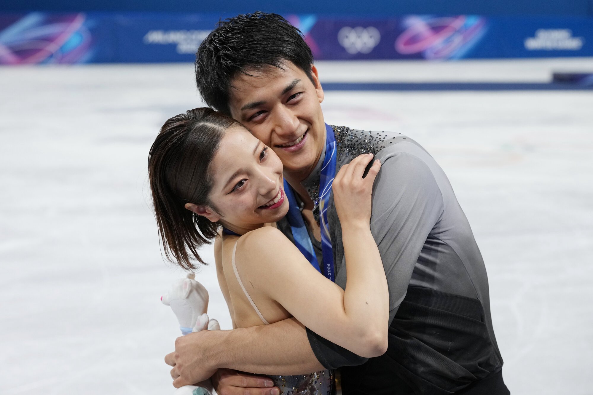 フィギュアスケートペアで金メダルを獲得した三浦璃来、木原龍一組=西岡臣撮影