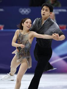 ペアフリーで演技する三浦(左)、木原組(撮影･前田充)